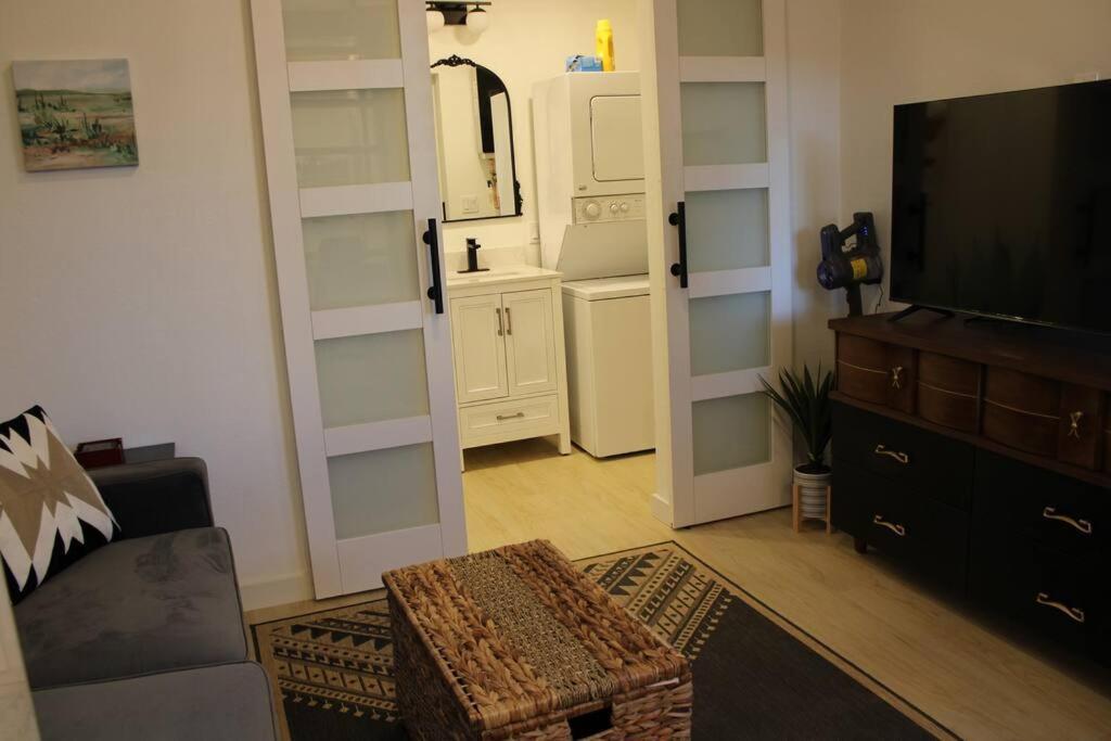 Agave Tiny House At Cactus Flower-Hot Tub-Pet Friendly-No Pet Fees! アルバカーキ エクステリア 写真