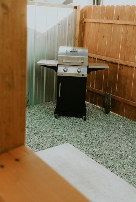 Agave Tiny House At Cactus Flower-Hot Tub-Pet Friendly-No Pet Fees! アルバカーキ エクステリア 写真